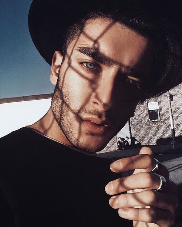 30 Best Selfie Poses for Guys to Look Charming Machovibes