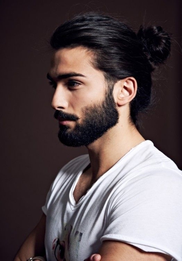 bun-hairstyle-men-which-suits-any-outfit