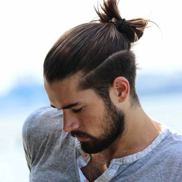 bun-hairstyle-men-which-suits-any-outfit