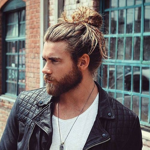 bun-hairstyle-men-which-suits-any-outfit