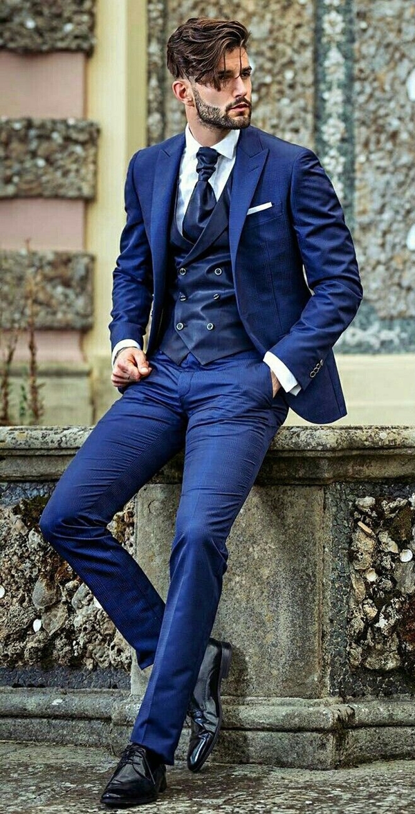 different-ways-to-style-a-navy-suit