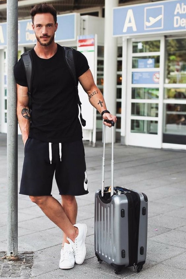 easy-yet-sexy-travel-outfits-for-men