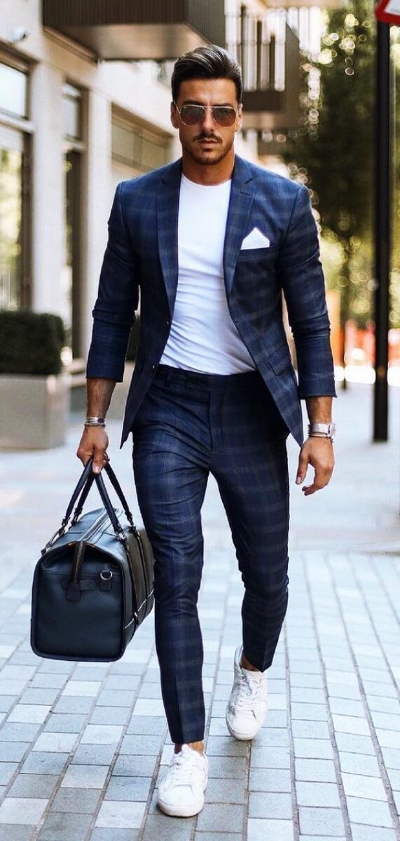 Best-Tucked-in-Shirt-Outfits-For-Men