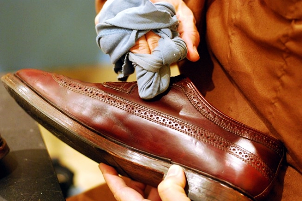 The-One-Minute-Shoe-Shine-Trick-Every-Man-Should-Learn