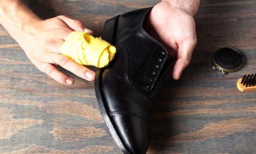 The One Minute Shoe Shine Trick Every Man Should Learn