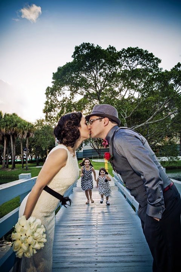 Best-Couple-Photo-Poses-For-Wedding-Anniversary