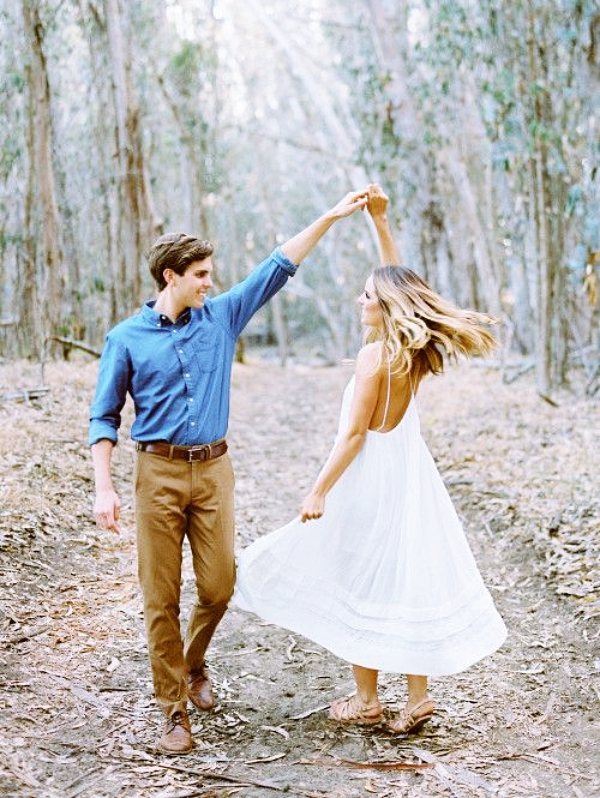 Best-Couple-Photo-Poses-For-Wedding-Anniversary