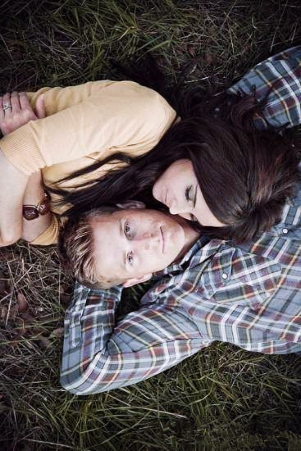 Best-Couple-Photo-Poses-For-Wedding-Anniversary