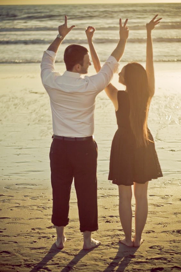 Best-Couple-Photo-Poses-For-Wedding-Anniversary