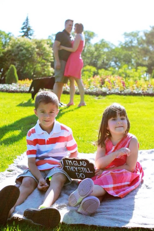 Best-Couple-Photo-Poses-For-Wedding-Anniversary