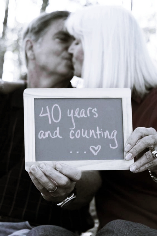 Best-Couple-Photo-Poses-For-Wedding-Anniversary