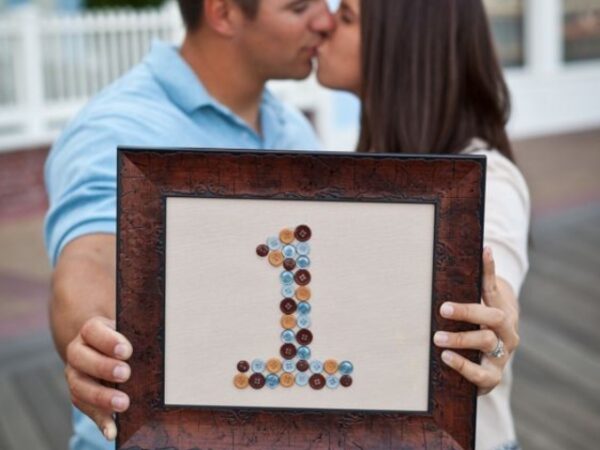 40 Best Couple Photo Poses For Wedding Anniversary