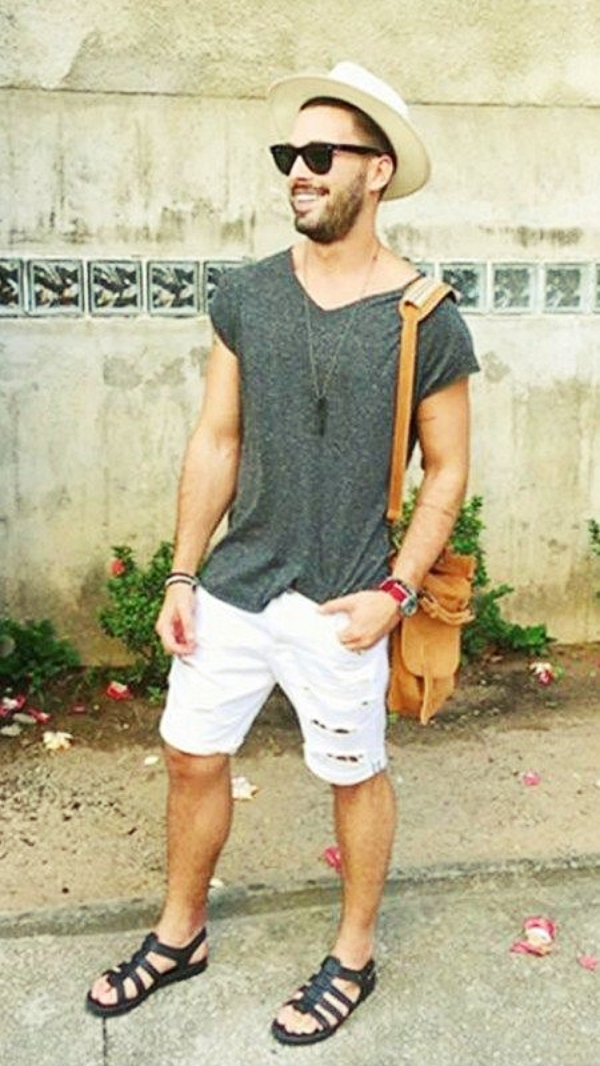 Shorts-Outfits-For-Men-to-Look-Sexy-and-Active