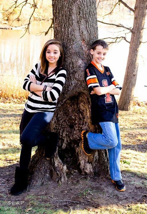 Best-Brother-Sister-Photography-Poses