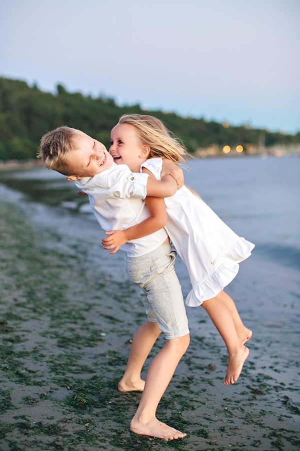 Best-Brother-Sister-Photography-Poses