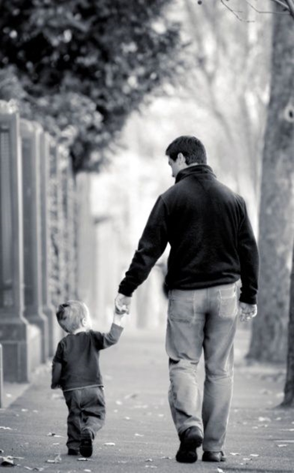 Best-Father-Son-Photography-Poses