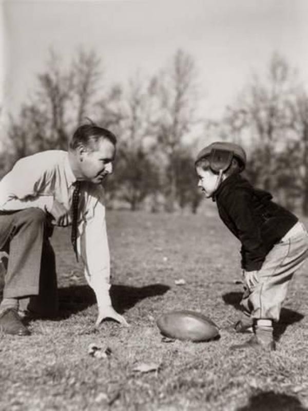 Best-Father-Son-Photography-Poses