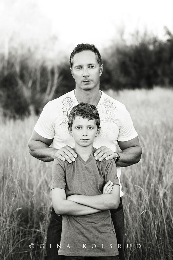 Best-Father-Son-Photography-Poses