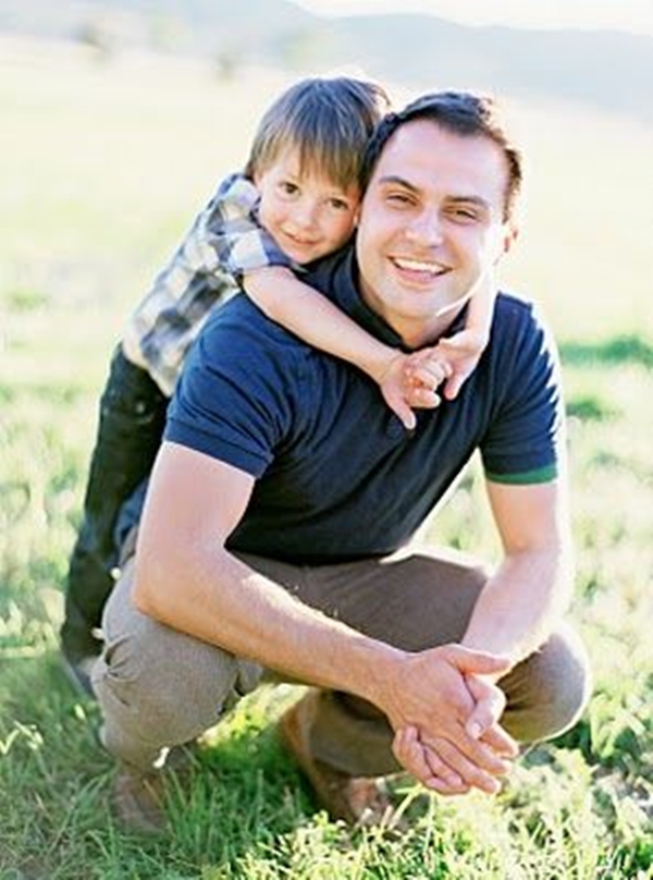 Best-Father-Son-Photography-Poses