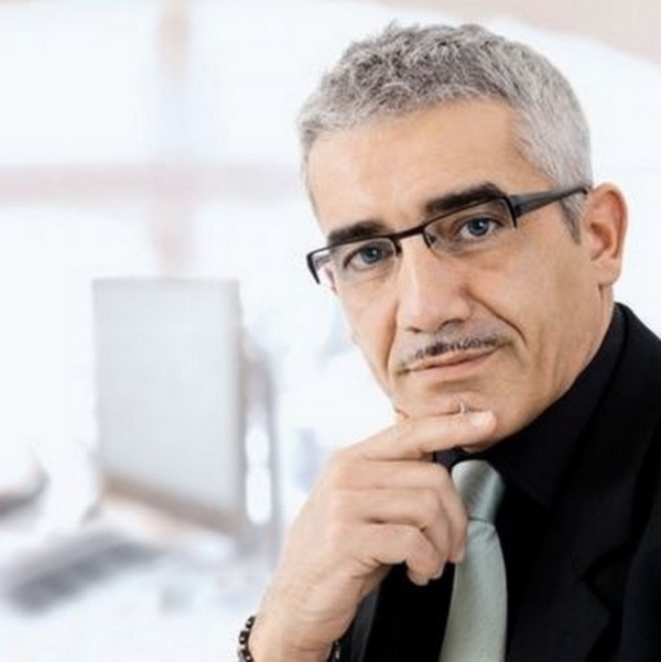 sexy-eyewear-frame-designs-for-men-over-50