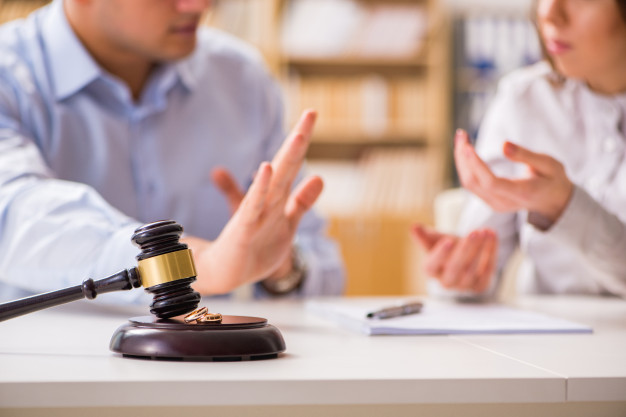 5 Signs you Should Talk to a Lawyer about Divorce