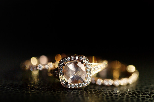 How Reliable Is It To Buy Jewelry or Diamonds Online?