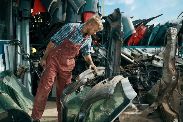 6 Pros and Cons of Buying Used Car Parts from a Junkyard