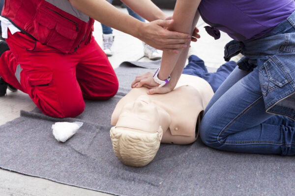 5 Ways to Earn Your CPR Certification in the Field