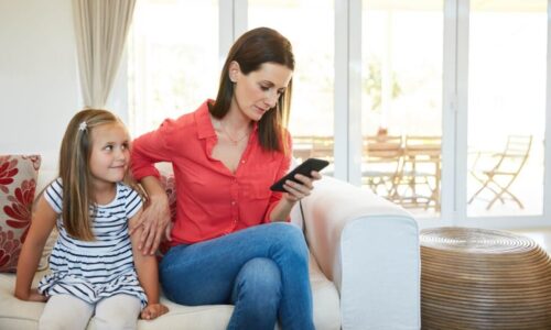 5 Things To do If You Are Worried About Your Kids’ Cell Phone Addiction