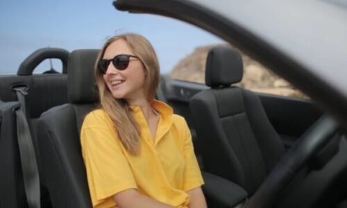 7 Reasons to Wear Sunglasses When Driving Long Distances