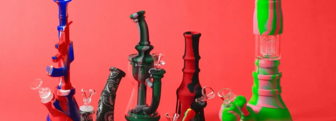 Is it Safe to Smoke Out of a Silicone Pipe – 2022 Guide
