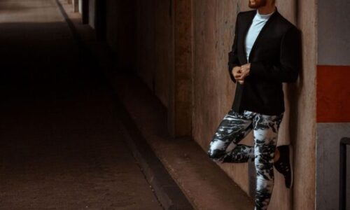 Meggings Style Guide: 10 Fashionable and Comfy Outfits with Leggings