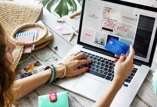 7 Smart Ways for Saving Money on Clothing When Shopping Online