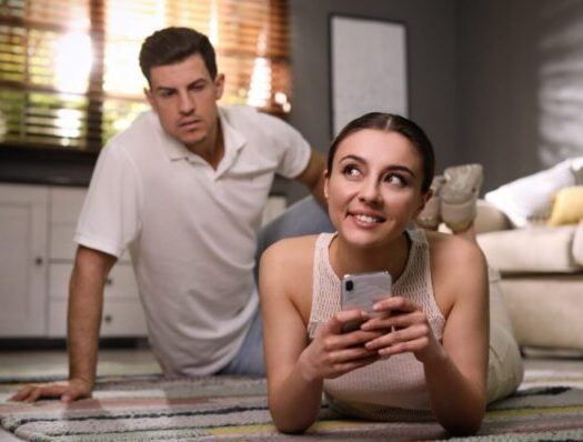 6 Tell-Tale Signs Your Wife Is Cheating On You