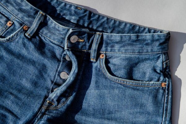 4 Best Jeans For Men Over 40: A Review Of The Hottest Brands