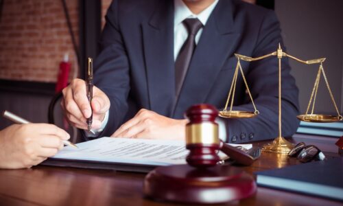 The 6 Instances When You Need To Hire An Employment Lawyer